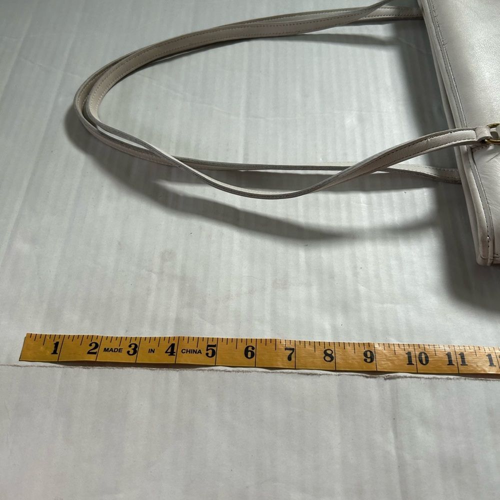 Coach Vintage White Leather Shoulder Tote 9998 Bag - Picture 14 of 16